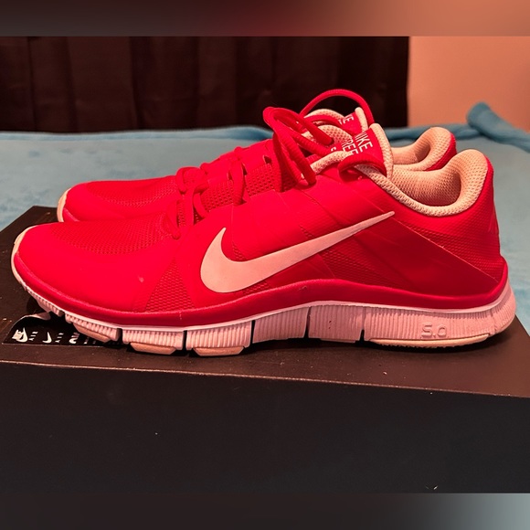 Nike Shoes - Nike Free 5.0 runners